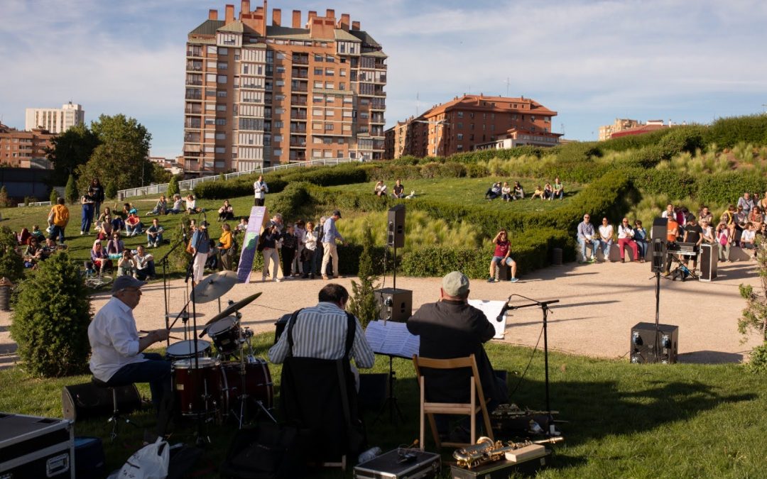 CONCÉNTRICO 09 de concierto en el Parque Felipe VI  con el Trío del Pozo